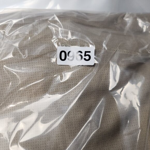 Mens Under Armour size 40 Vented Beige Loose Heat Gear Flat Front Golf Shorts - Picture 9 of 9